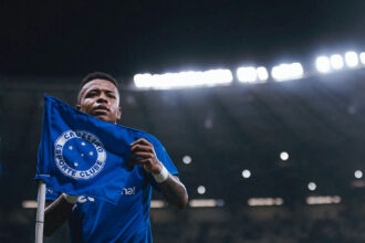 Keny Arroyo supera expectativas e assume protagonismo no ataque do Cruzeiro