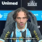 Krovinović projeta adaptação ao Grêmio e destaca versatilidade tática