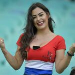Larissa Riquelme marca presença em São Januário para duelo entre Vasco e Olimpia