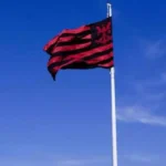 Lateral Daniel Sales recusa oferta europeia e prioriza permanência no Flamengo
