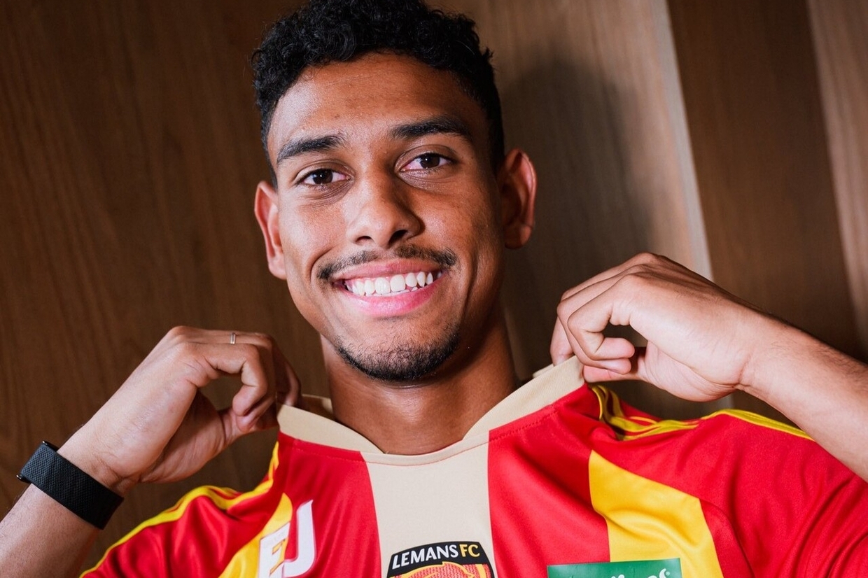 Le Mans contrata atacante Enzo Vágner por empréstimo junto ao Coritiba