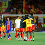 Lens supera desvantagem numérica e conquista título inédito da Supercopa da França