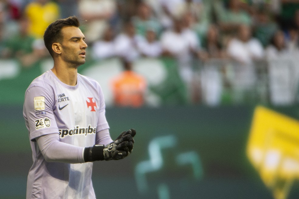 Léo Jardim analisa revés do Vasco diante do Palmeiras no Brasileirão