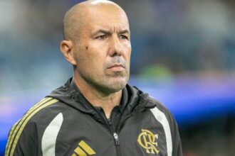 Leonardo Jardim cobra eficiência do Flamengo após revés de virada para o Cruzeiro