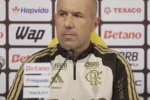 Leonardo Jardim valoriza evolução tática do Flamengo e pede cautela após goleada sobre o Mirassol