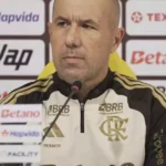 Leonardo Jardim valoriza evolução tática do Flamengo e pede cautela após goleada sobre o Mirassol