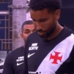 Lesão de grau 3 tira Jair do Vasco por um mês e abre vaga para Sosa no meio-campo