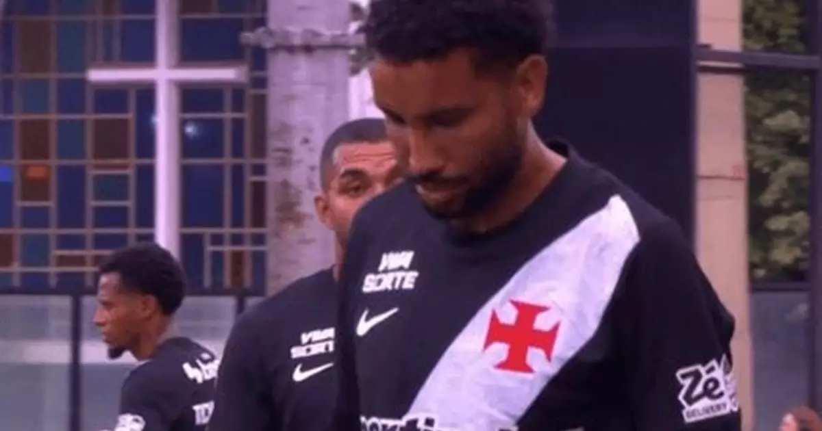 Lesão de grau 3 tira Jair do Vasco por um mês e abre vaga para Sosa no meio-campo