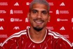 Liverpool fecha empréstimo de Ronald Araujo para reforçar sistema defensivo