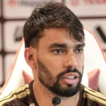 Lucas Paquetá retorna ao Flamengo e analisa cenário de reforços e pressão