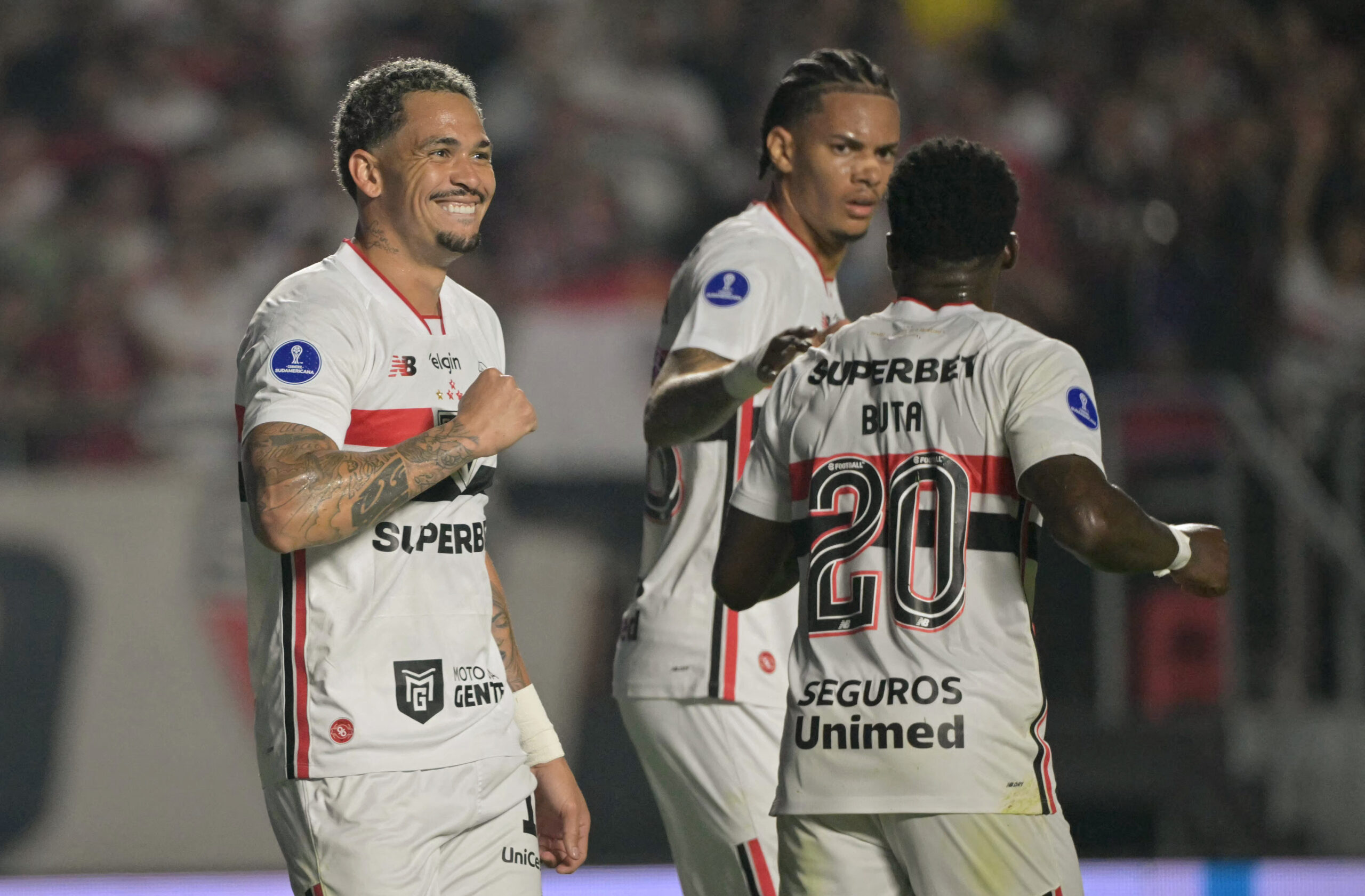 Luciano marca para o São Paulo em duelo decisivo pela Copa Sul-americana