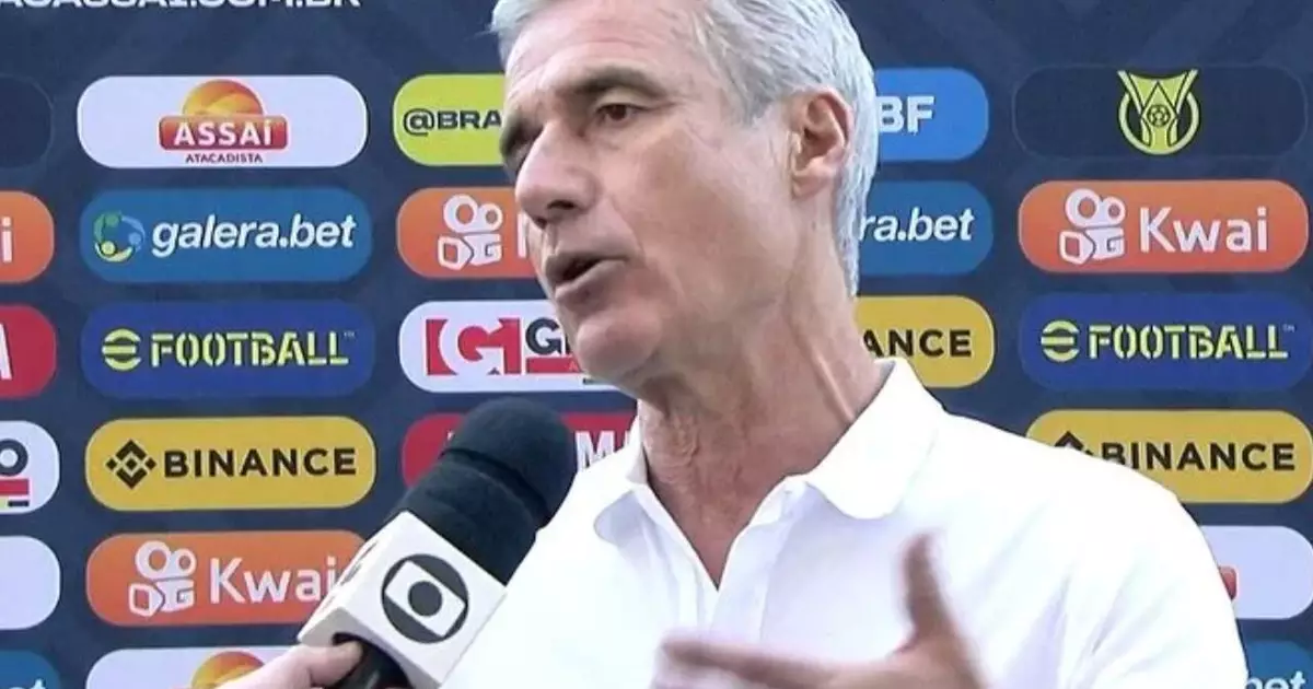 Luís Castro destaca evolução tática do Grêmio após classificação na Copa do Brasil