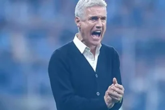 Luis Castro ganha sobrevida no Grêmio com virada diante do São Paulo e blinda estratégia tática