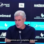 Luís Castro projeta decisão no estádio do Grêmio por vaga nas quartas