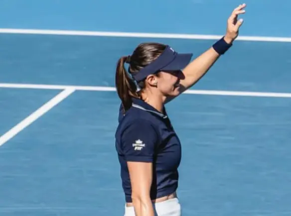 Luisa Stefani retorna às quadras no US Open após período de recuperação