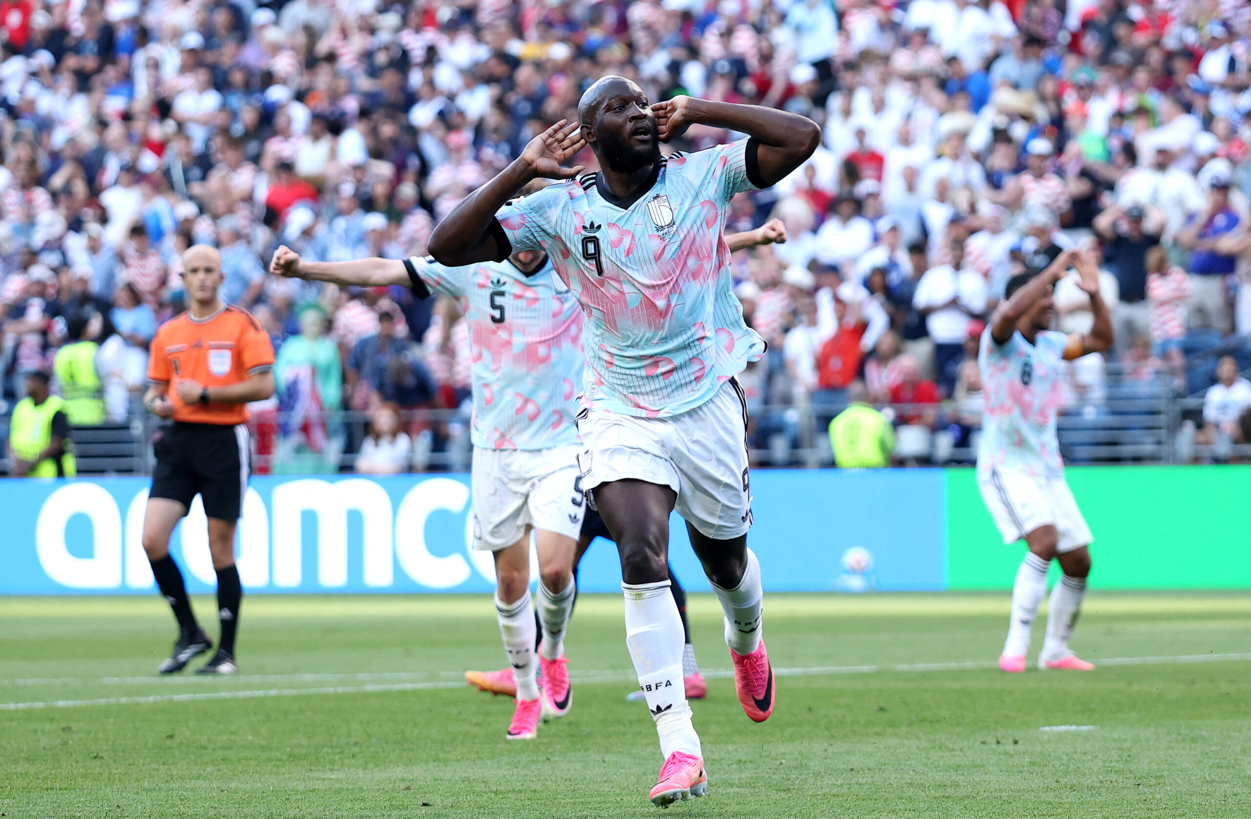 Lukaku reduz distância para Neymar no ranking histórico de transferências do futebol
