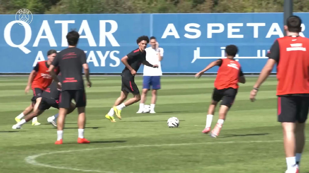 Maghnes Akliouche inicia trajetória no Paris Saint-germain com entusiasmo