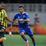 Maicon Araújo e Levski Sofia celebram campanha histórica a um passo da Champions League