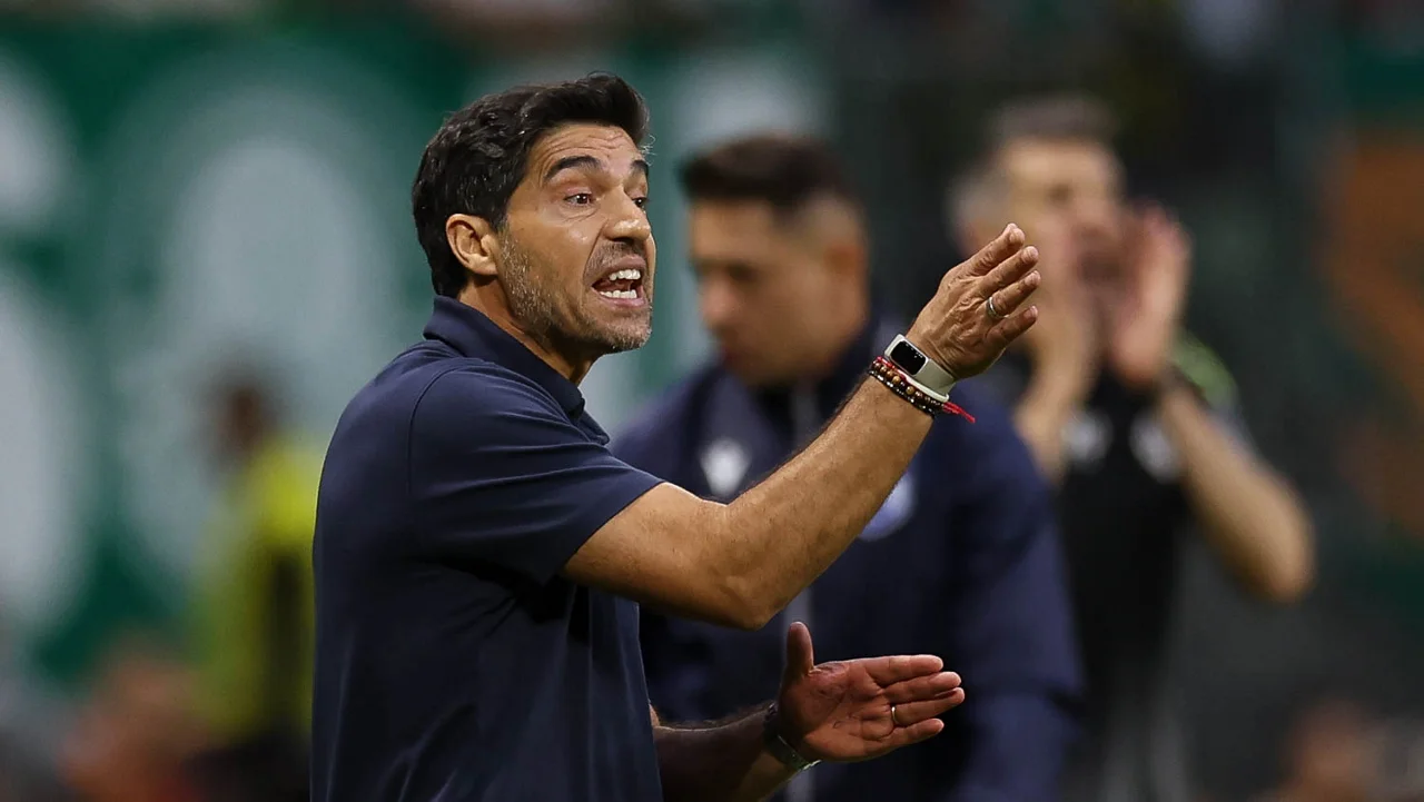 Mancha Verde exige saída de Abel Ferreira após tropeço do Palmeiras no Brasileirão