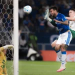 Matheus Henrique garante classificação do Cruzeiro e minimiza fratura no nariz