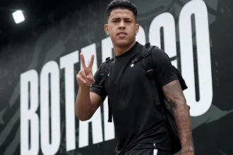 Matheus Martins deixa o Botafogo rumo ao Dínamo Moscou em transferência milionária