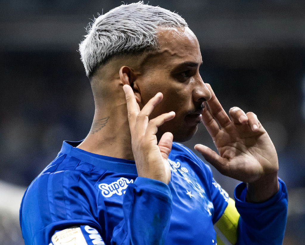 Matheus Pereira lidera virada do Cruzeiro sobre o Flamengo no Mineirão