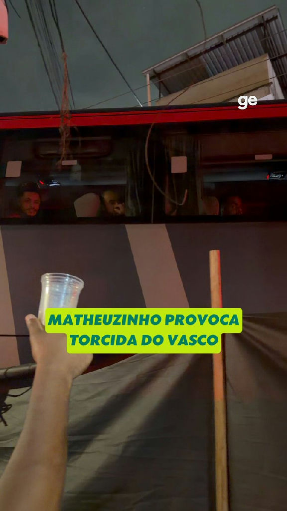 Matheuzinho gera polêmica com torcida do Vasco após confronto em São Januário