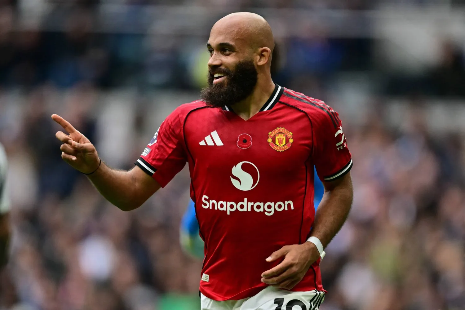 Mbeumo brilha e Manchester United supera Atlético de Madrid em amistoso na Suécia