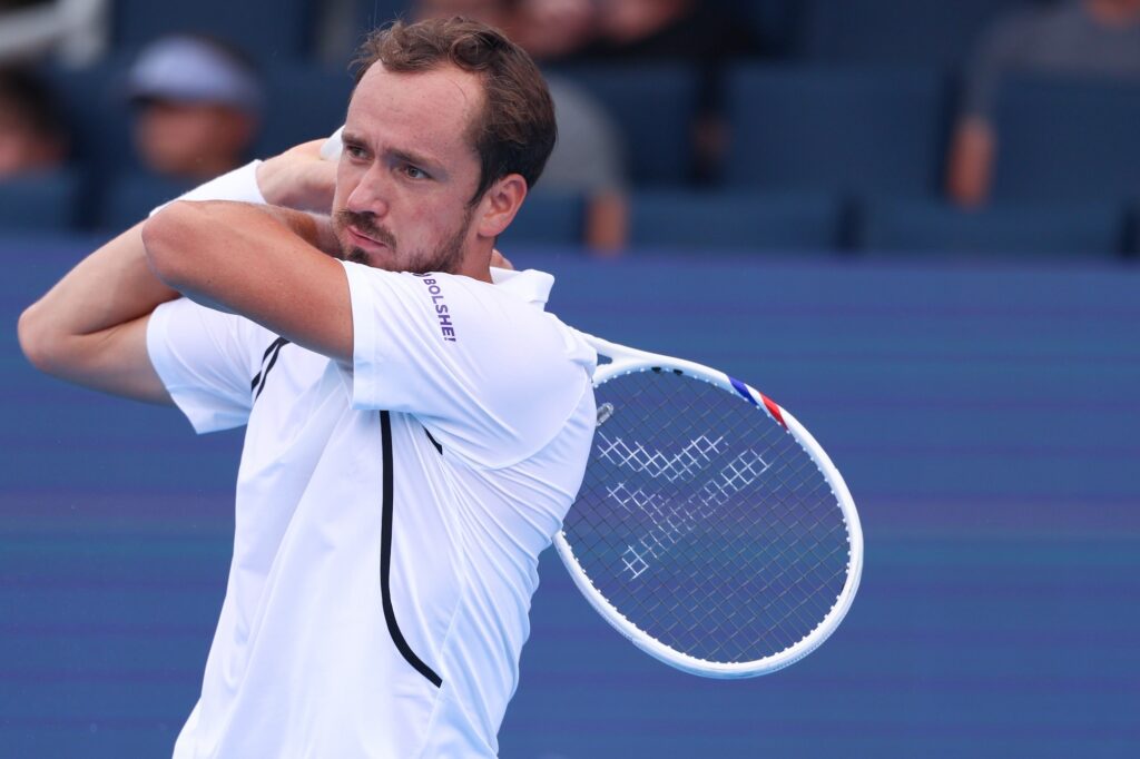 Medvedev e Tsitsipas buscam ritmo no ATP 250 de Winston-salem