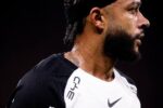 Memphis Depay atrai interesse de gigantes brasileiros após saída do Corinthians