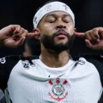 Memphis Depay decide permanecer no Corinthians após reviravolta nas negociações
