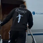 Memphis Depay desembarca no Brasil para definir futuro e renovação com o Corinthians