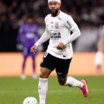 Memphis Depay eleva exigências em negociação com Corinthians e gera impasse