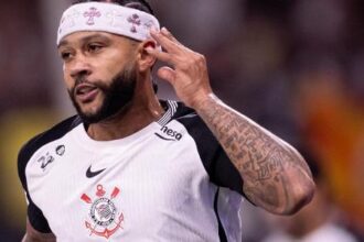 Memphis Depay rompe com Corinthians e denuncia descumprimento de acordo contratual