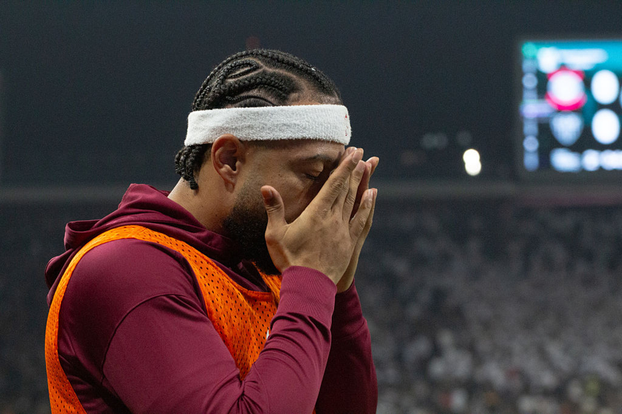 Memphis Depay segue sem contrato assinado no Corinthians enquanto diretoria busca desfecho