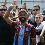 Mohamed Salah oficializa transferência para o Trabzonspor após ciclo no Liverpool
