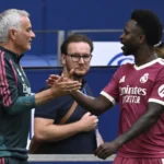 Mourinho expõe bastidores da permanência de Vini Jr. no Real Madrid e critica arbitragem