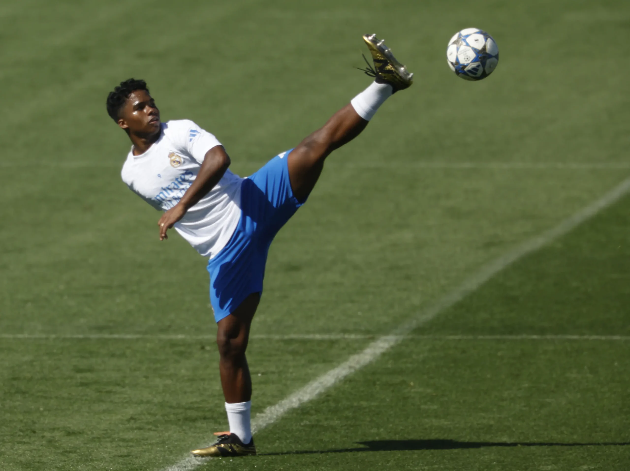 Mourinho veta saída de Endrick e confirma atacante nos planos do Real Madrid