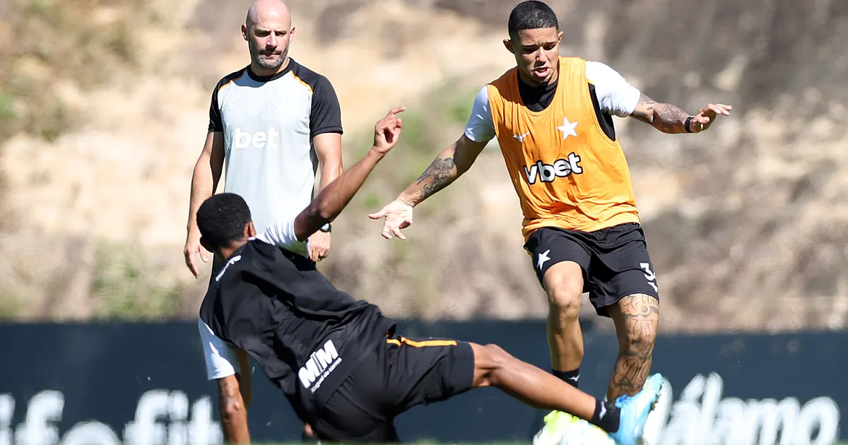 Mudança tática no Botafogo ganha força sob o comando de Franclim Carvalho