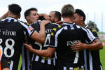 Nacional supera Estoril com gols de brasileiros no Campeonato Português