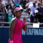 Naomi Osaka domina estreia em Toronto com dez aces e mantém boa fase