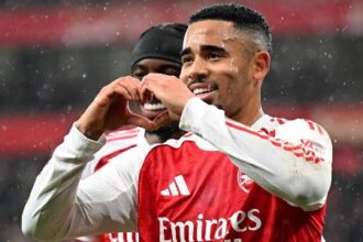 Napoli articula investida por Gabriel Jesus após movimentações no elenco