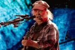 Neil Young resgata música composta na adolescência para novo álbum
