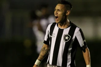 Neilton relembra trajetória no Botafogo e analisa confronto contra o Vitória