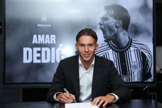 Newcastle anuncia Amar Dedic em acordo milionário com Benfica por lateral bósnio