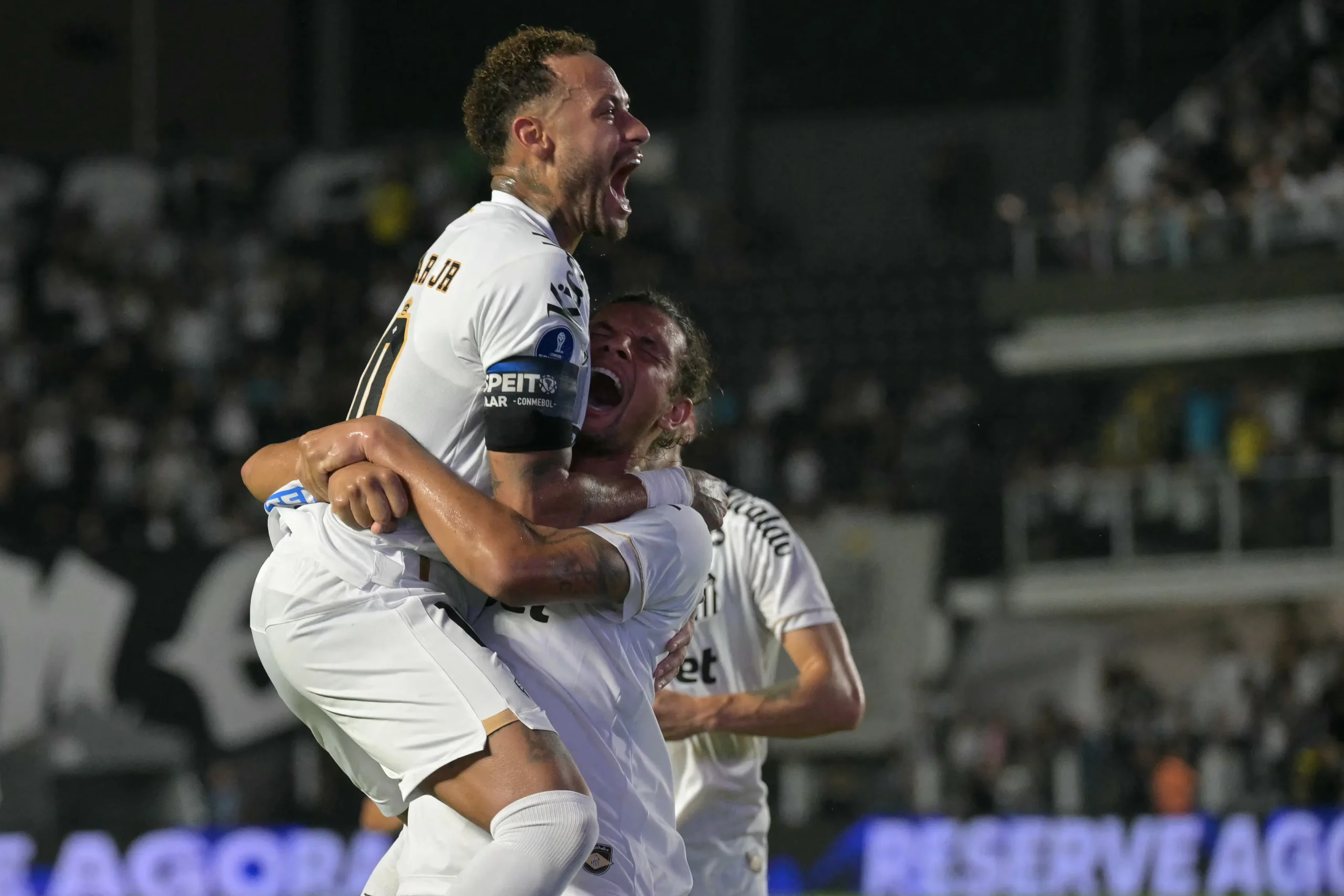 Neymar cobra união do elenco do Santos após críticas de torcedores
