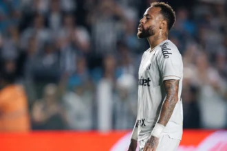 Neymar critica cobertura da imprensa e aponta riscos à saúde mental de atletas