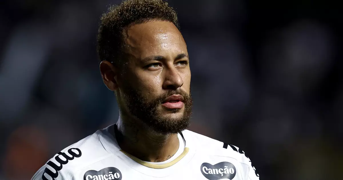 Neymar: do abraço infantil à hostilidade contra a irmã em jogo do Santos