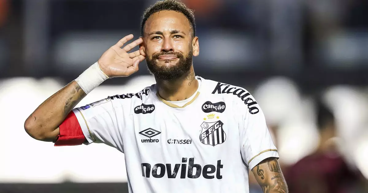 Neymar enfrenta provocações e vácuo de rival em partida do Santos