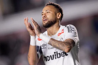 Neymar: o desafio do gramado sintético para sua estreia no estádio do Palmeiras
